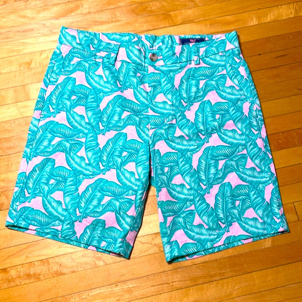 Men's Vineyard Vines 9” Breaker Shorts Green Tropical Leaves on Pink Size 32